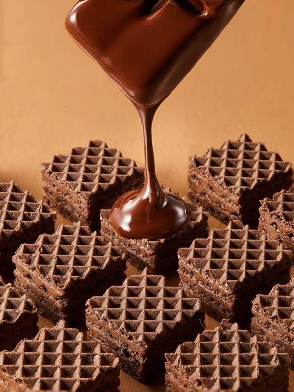 H16b9e9f2fffa4f8aad8938705e102bcdC.jpg Factory Price 42g Oreo Small Square Sandwich Wafer Oreo Exotic Snacks Healthy Snacks