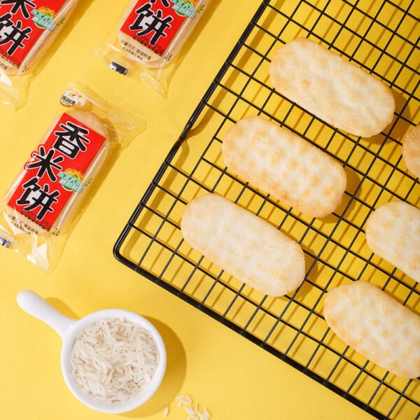H691aec3c8b0449ad8ed6bd18cf0fda31i.jpg Multiflavored Crispy Rice Crackers and Snack Variety Pack Salted Biscuits and Cookies in Bag Packaging with Salty Taste